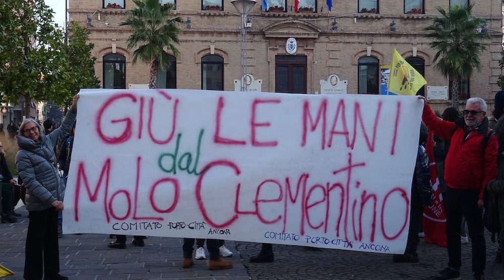 Ancona proteste porto