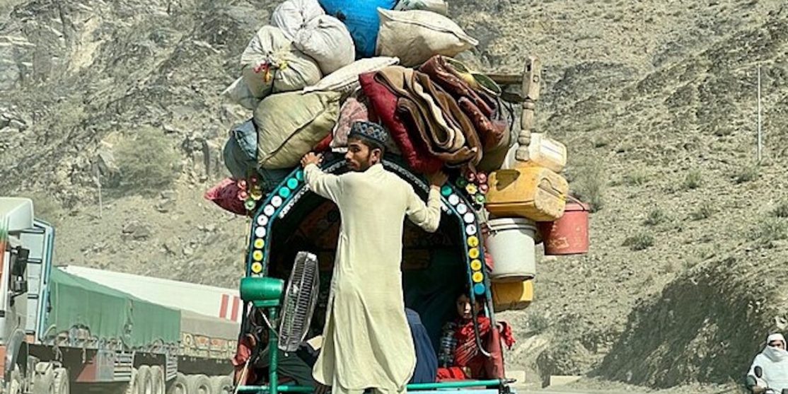 Afghan_refugees_return_2023